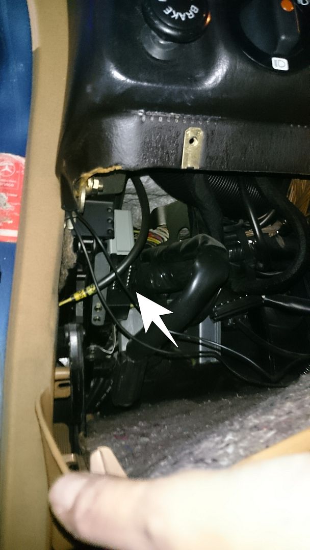 Underdash plug keeps blowing fuses MercedesBenz Forum